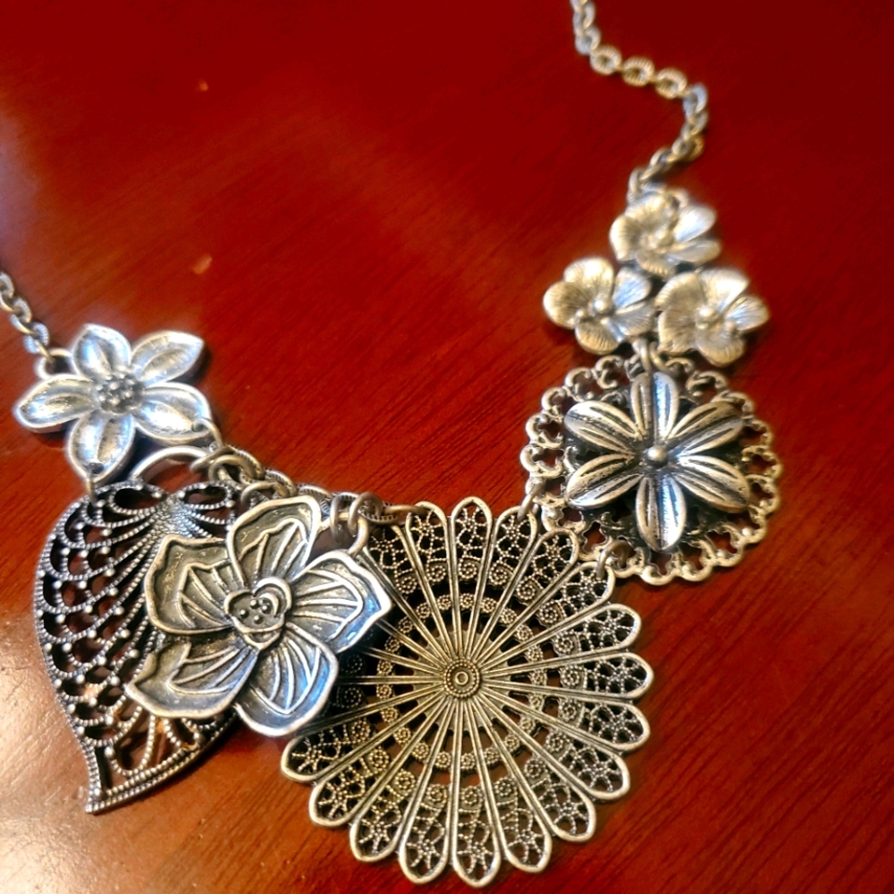 Necklace - Picture 2 of 2